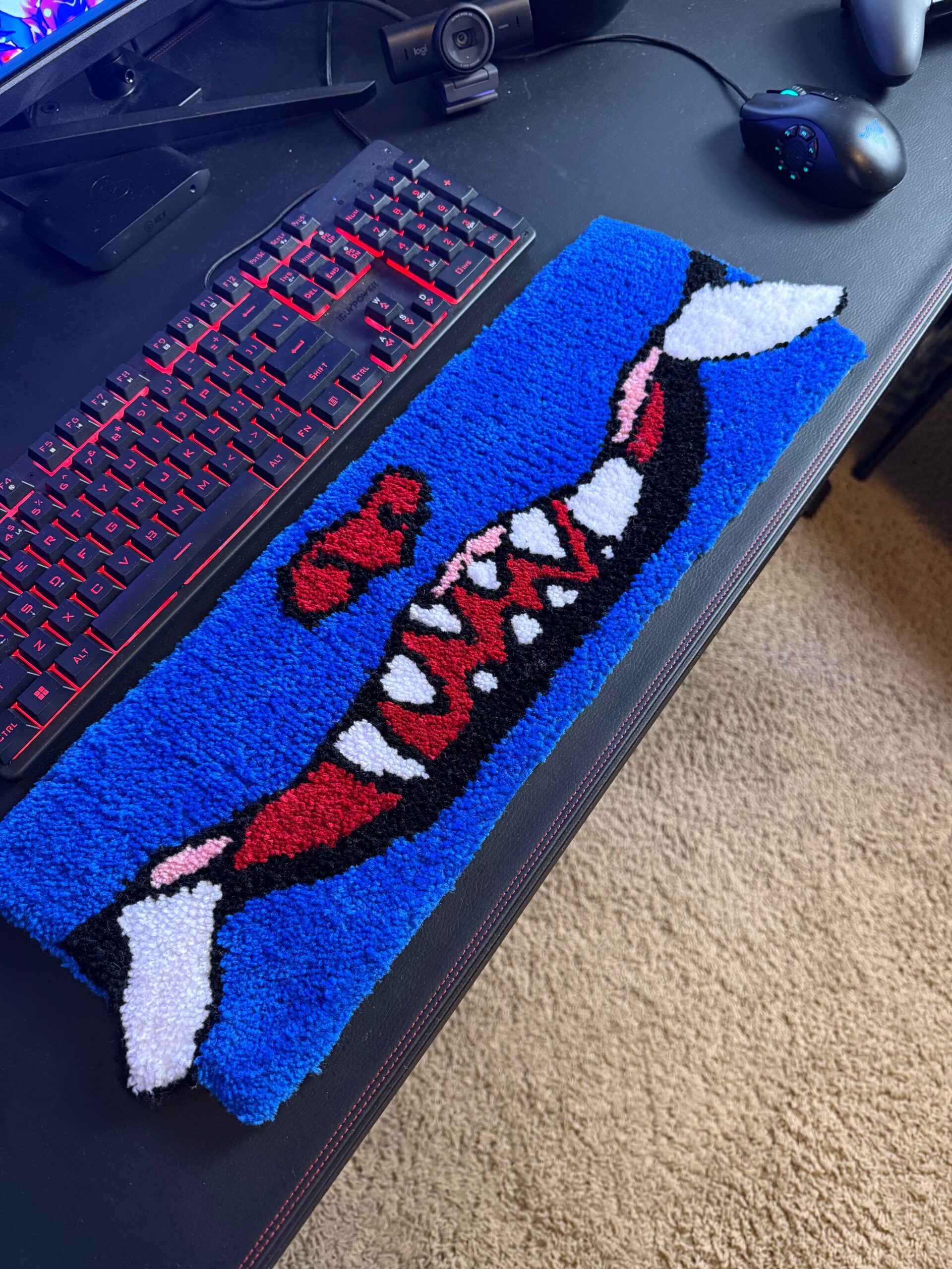 20" Derpy Tiger keyboard rug